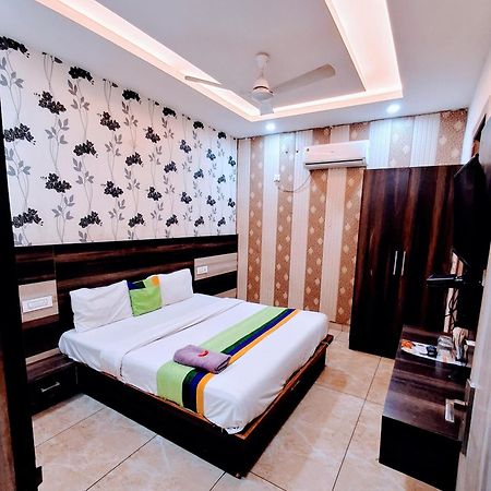 Hotel Welcome Residency Zirakpur Екстер'єр фото