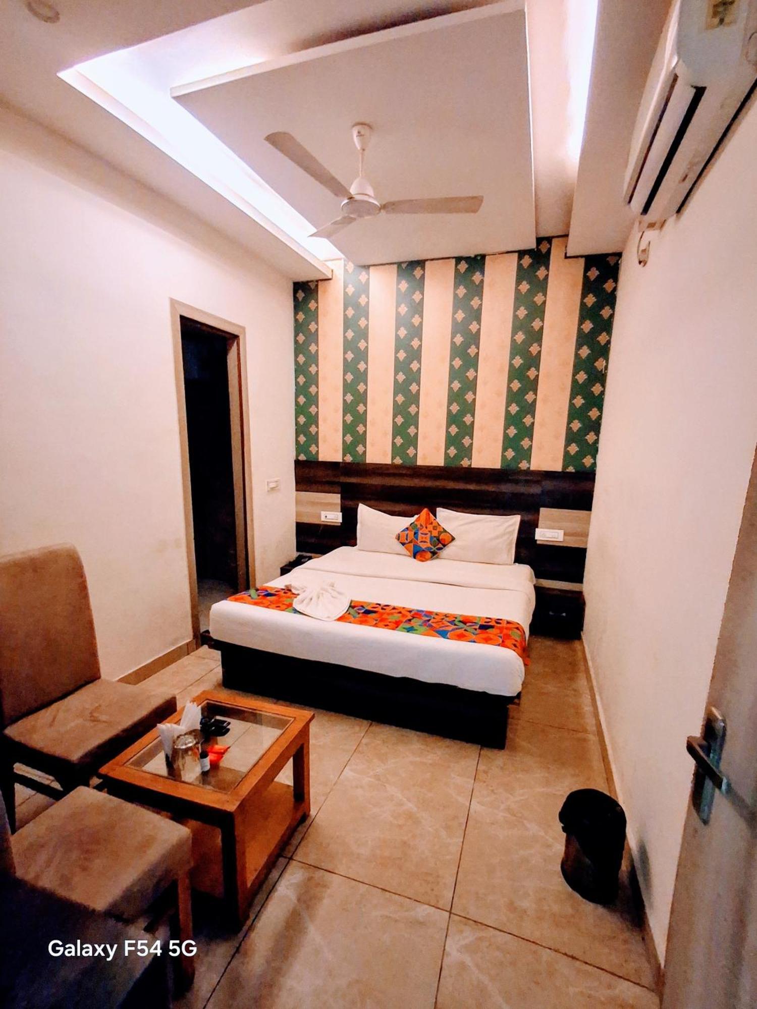 Hotel Welcome Residency Zirakpur Екстер'єр фото